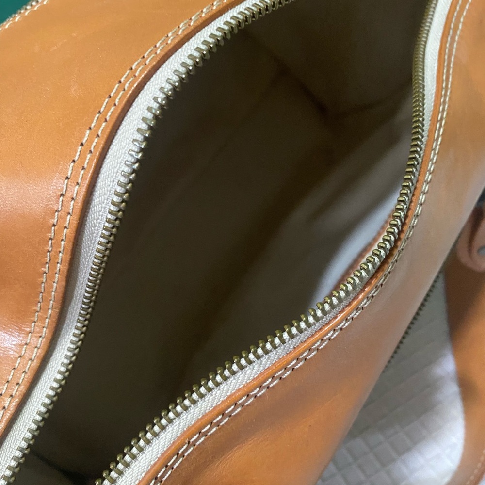 Classic Tan Leather ladies Zip-Top Duffle Bag